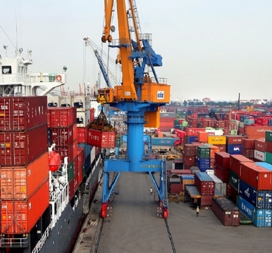 Q1/2026: Imports and exports increased by 23%, trade balance shifted towards a trade deficit.